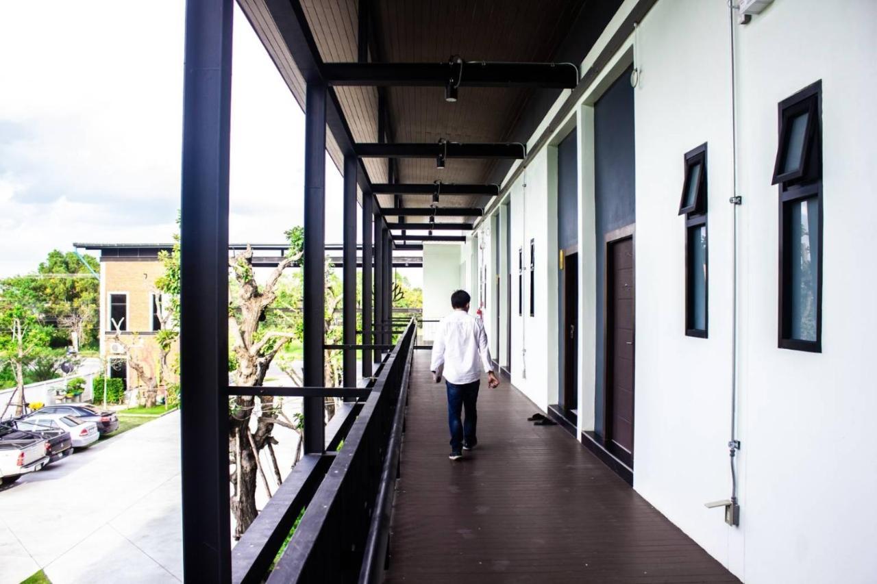 De Vine House Otel Roi Et Dış mekan fotoğraf