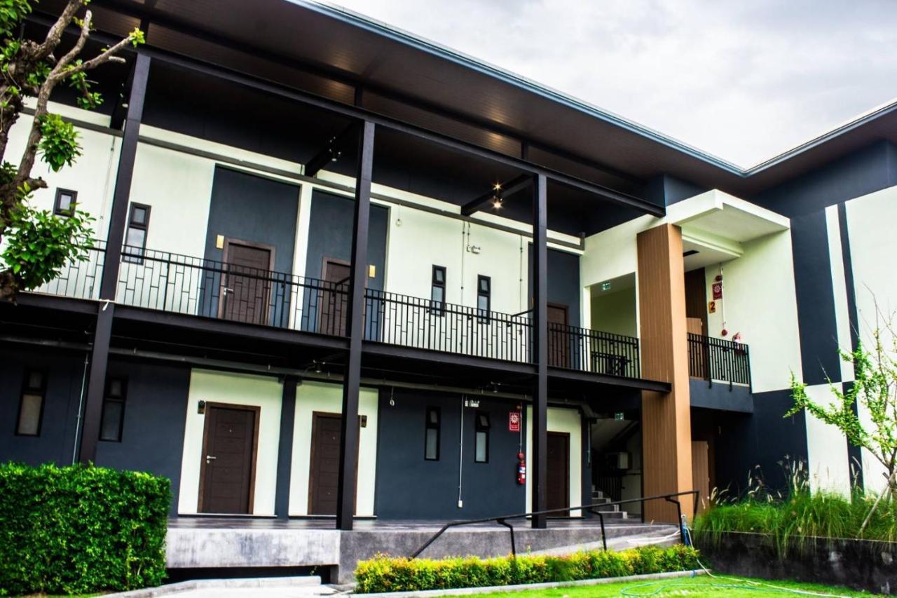 De Vine House Otel Roi Et Dış mekan fotoğraf